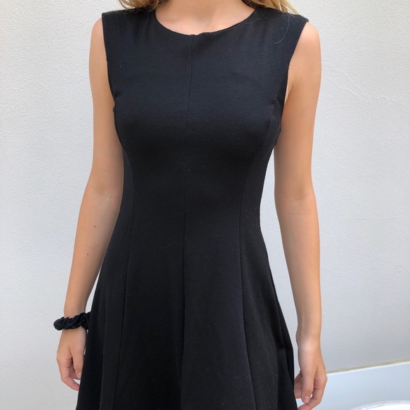 simple black dress - Picture 2 of 4